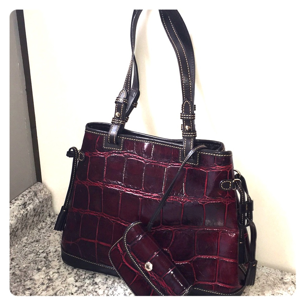 Dooney & Bourke Burgandy Handbag